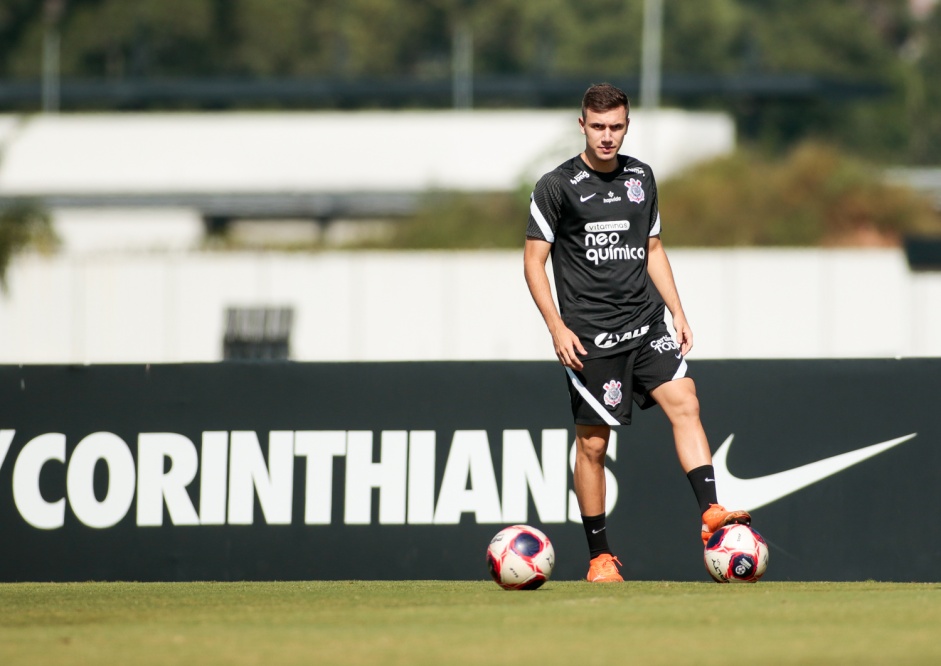 Lucas Piton durante treino do Corinthians no Centro de Treinamentos Joaquim Grava Lucas Piton durante treino do Corinthians no Centro de Treinamentos Joaquim Grava