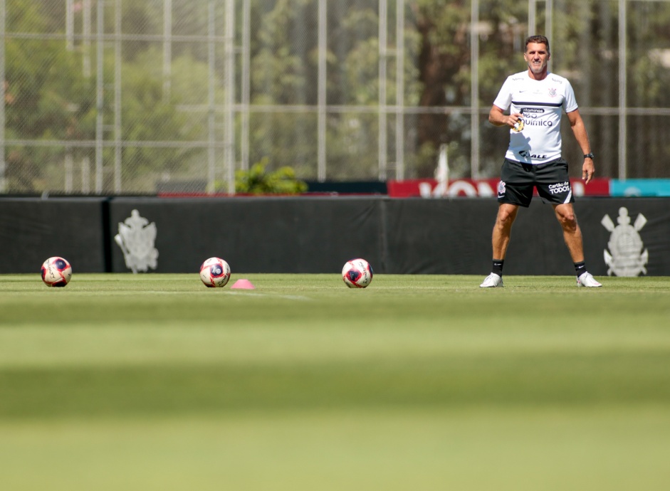 Vagner Mancini durante treinamento do Corinthians no CT