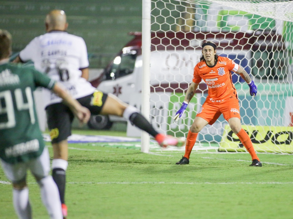 Goleiro Cássio jogando a partida entre Corinthians e Guarani, pelo Paulistão