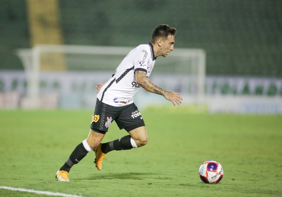 Mosquito na partida entre Corinthians e Guarani, pelo Paulisto, em Campinas