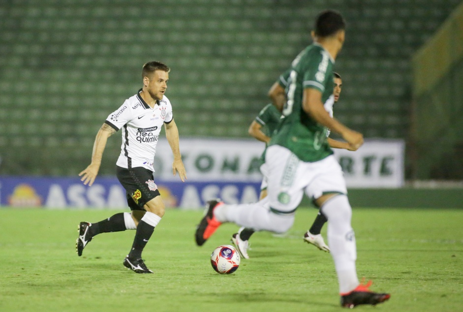 Ramiro  um dos nicos titulares do duelo com o Guarani relacionado para enfrentar a Ferroviria