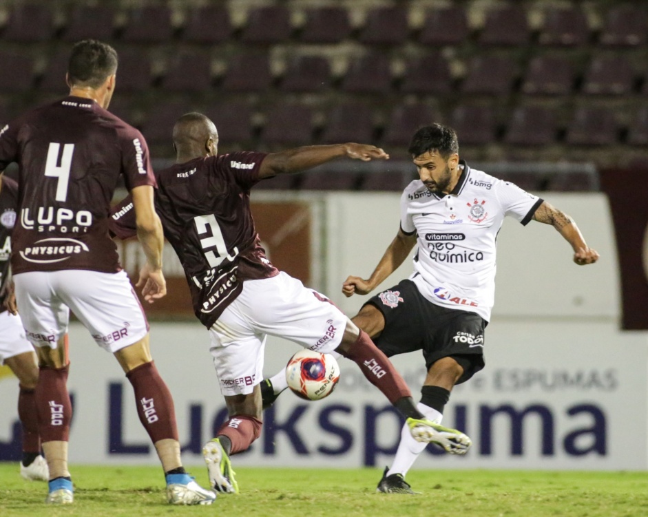 Camacho marcou o gol de honra do Corinthians