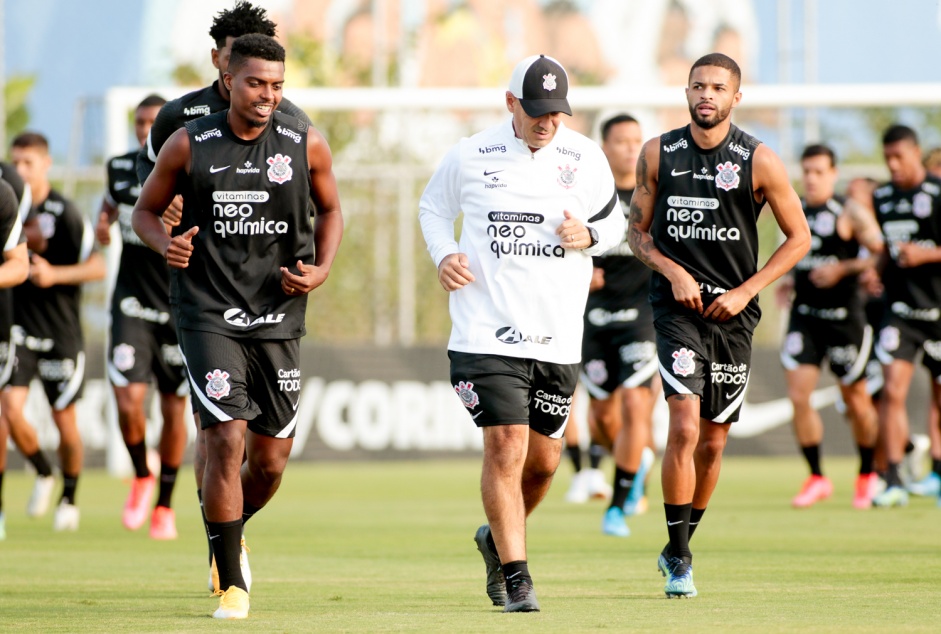 Jemerson e Vitinho durante treino do Corinthians no CT Joaquim Grava
