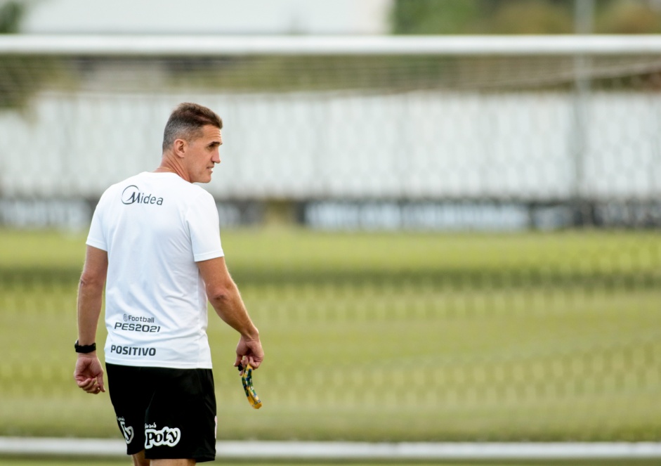 Mancini durante treino do Corinthians no CT Joaquim Grava