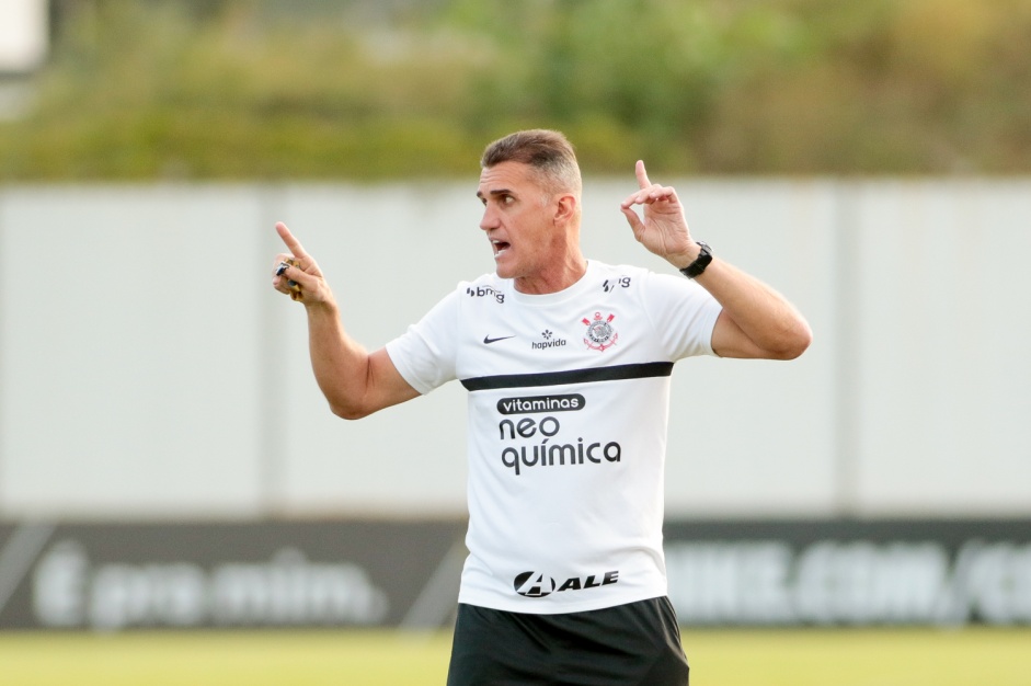 Vagner Mancini durante treino do Corinthians no CT Joaquim Grava