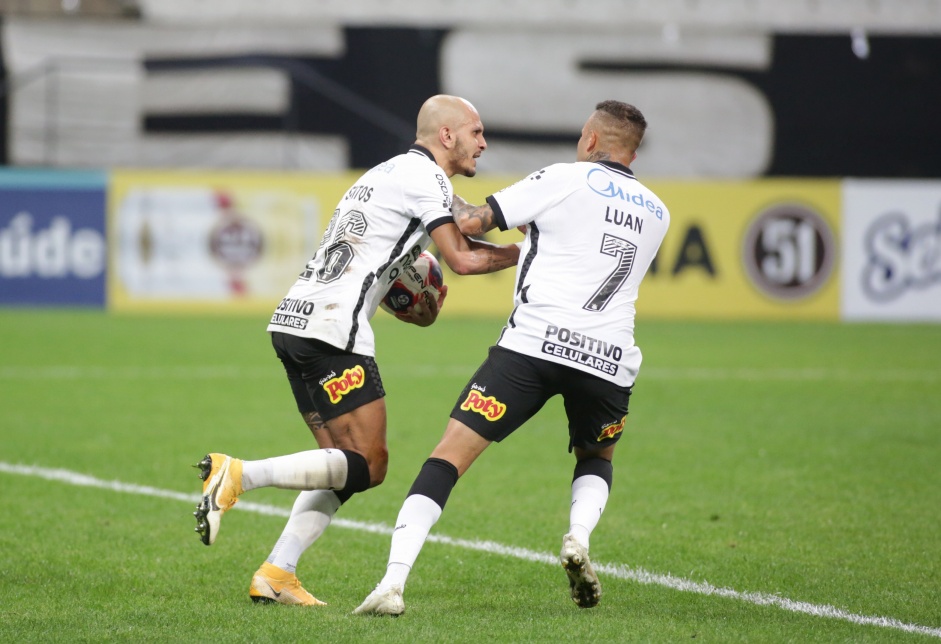 Fbio Santos marcou o gol de empate do Corinthians, contra o So Bento