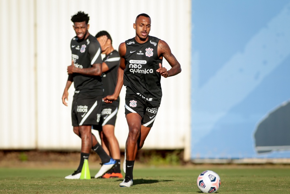 Raul é dispensado de treino do Corinthians por problema pessoal
