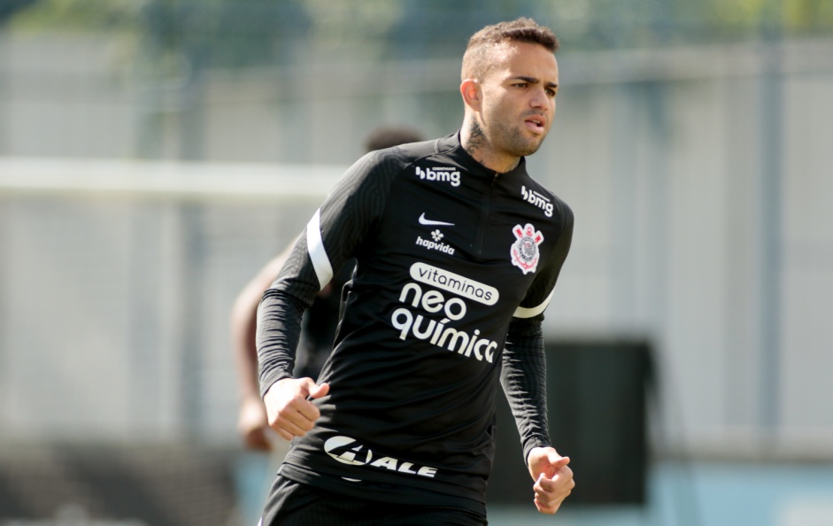 Luan participou de 25 jogos com o Corinthians em 2021 e ficou fora de 26