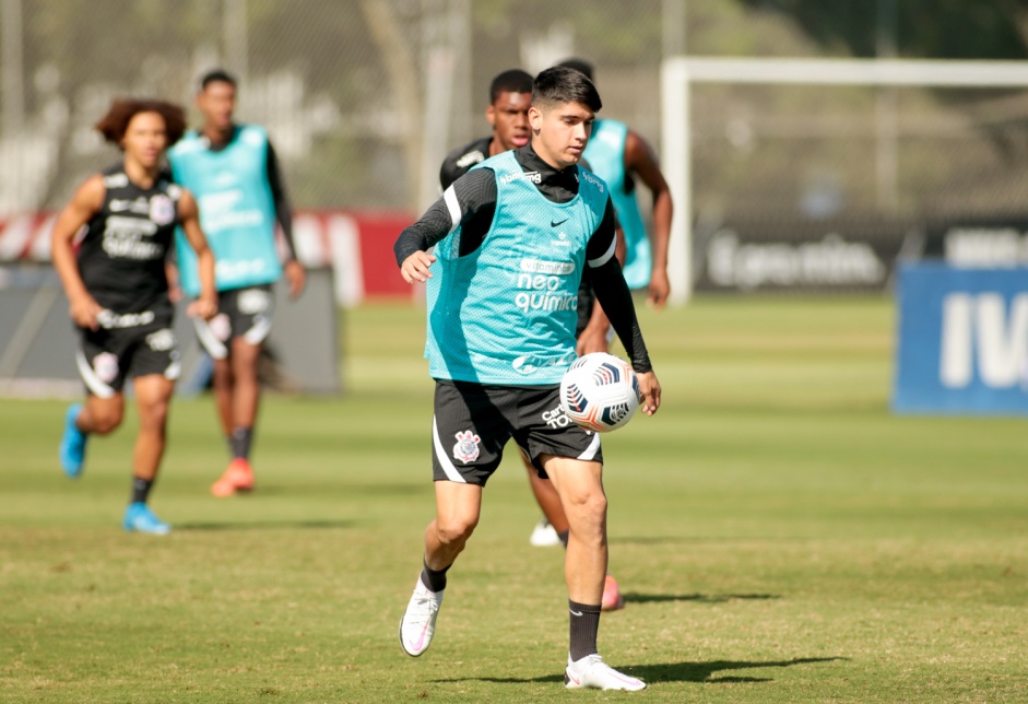ngelo Araos no treino preparatrio para jogo entre Corinthians e Huancayo, pela Sul-Americana