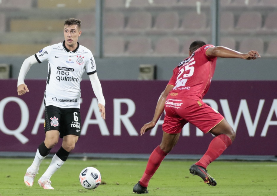 Lucas Piton em partida entre Corinthians e Huancayo, pela Copa Sul-Americana