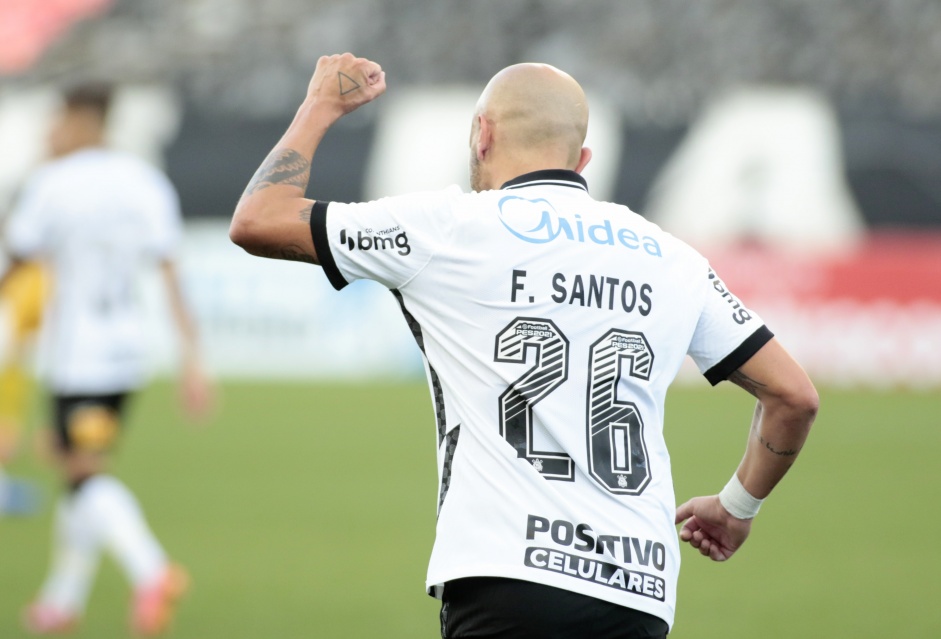 Fbio Santos j tem 19 gols com a camisa do Corinthians