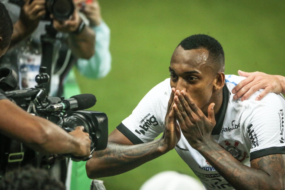 Raul marcou o quarto gol do Corinthians contra a Inter de Limeira pelo Paulisto