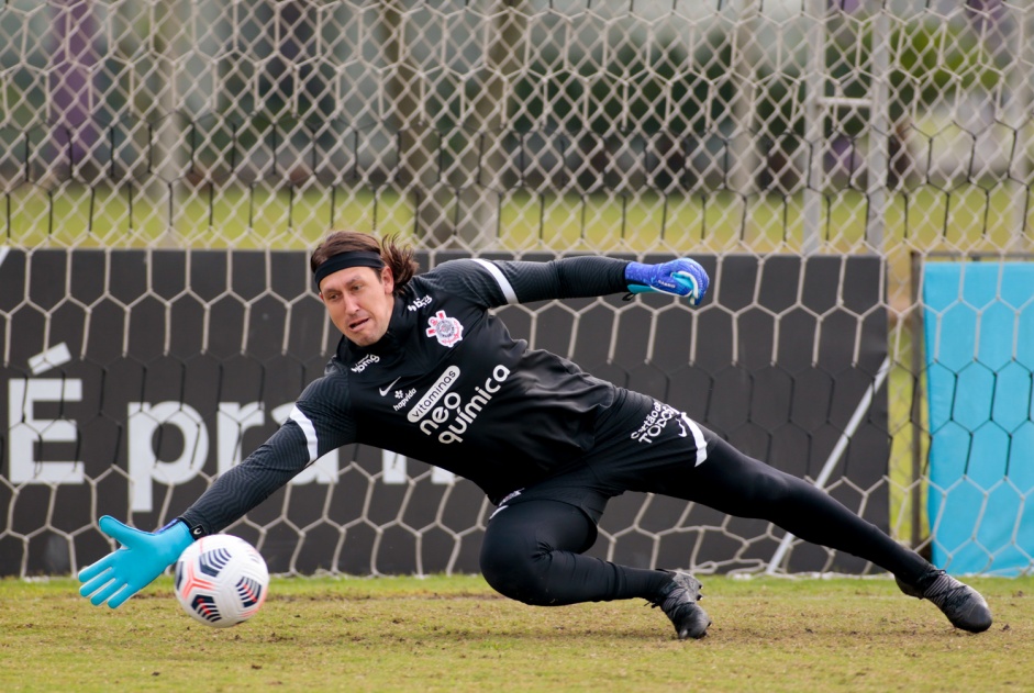 Cssio durante treino do Corinthians no CT Dr. Joaquim Grava