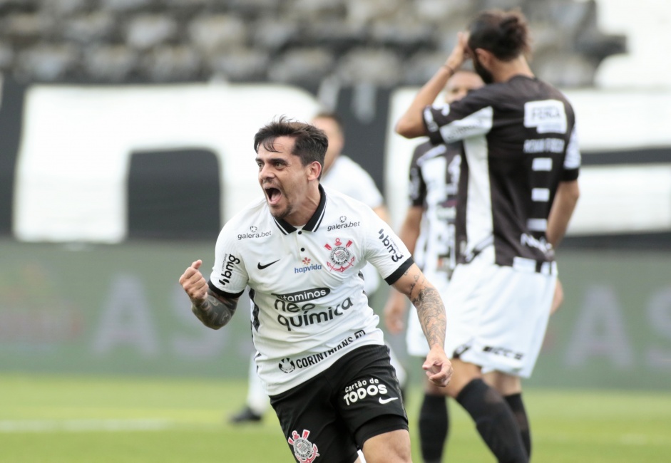 Fagner comemorando seu gol contra a Inter de Limeira, pelas quartas de final do Paulisto 2021