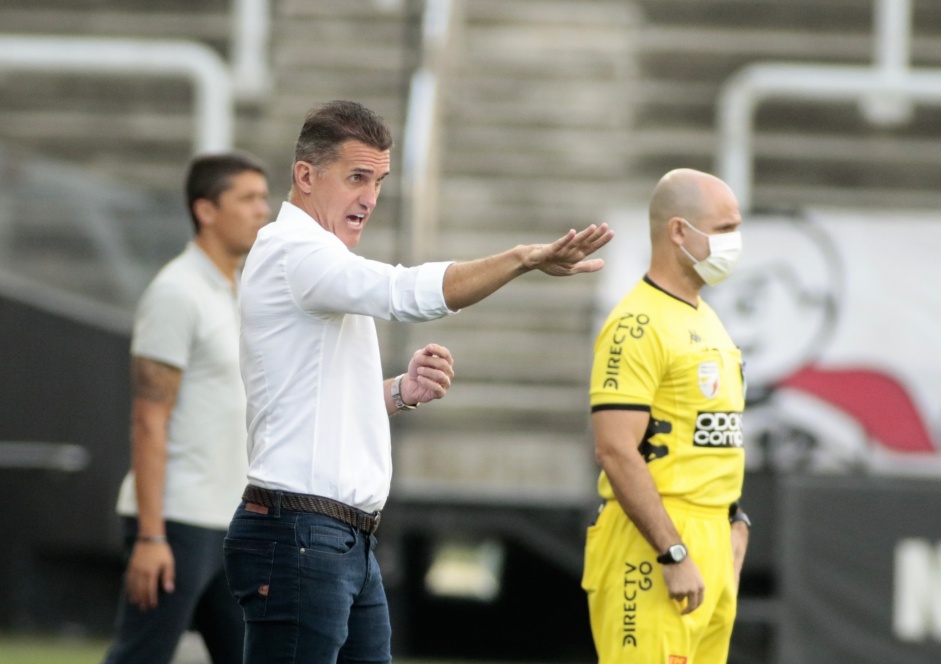 Torcida do Corinthians voltou a reforar pedidos por demisso de Mancini aps eliminao