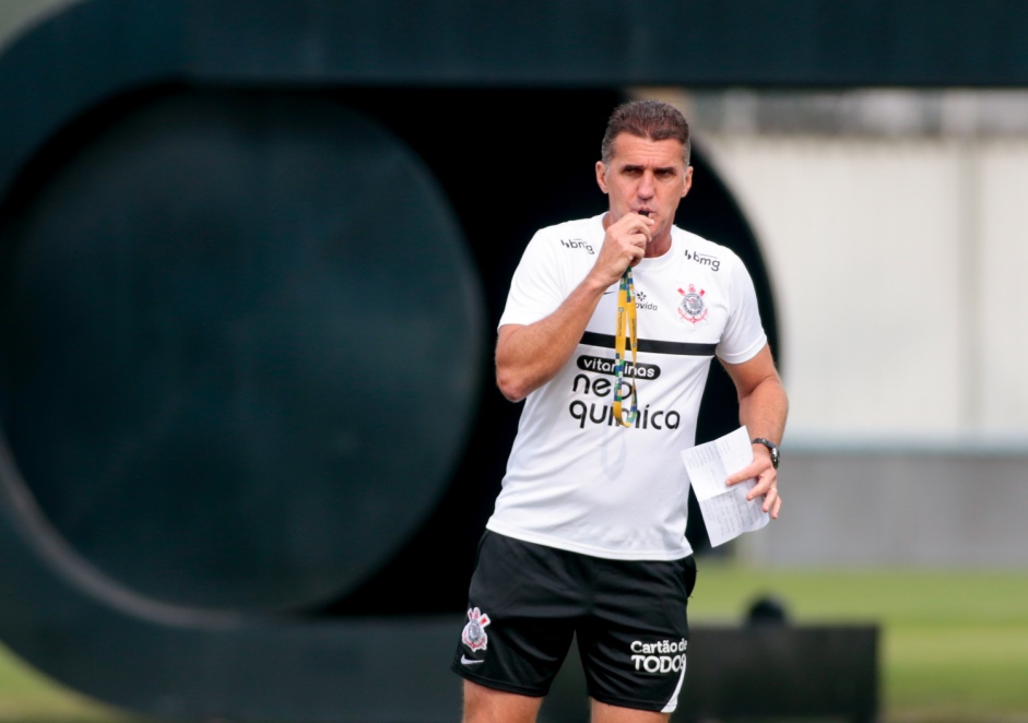 Treinador Vagner Mancini durante treino do Corinthians no CT Dr. Joaquim Grava