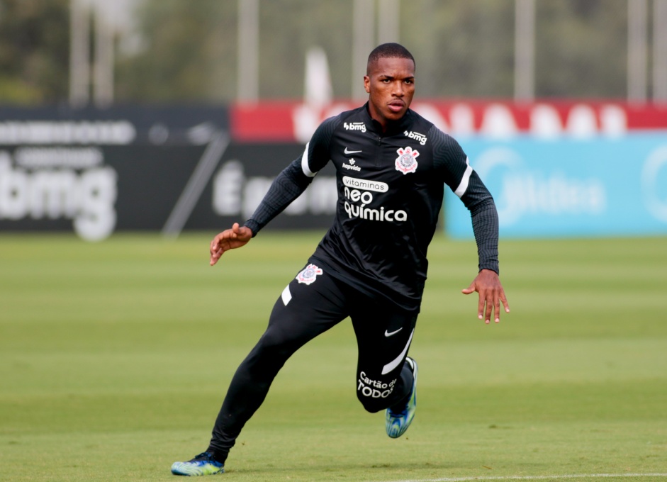 Xavier durante treino do Corinthians no CT Dr. Joaquim Grava