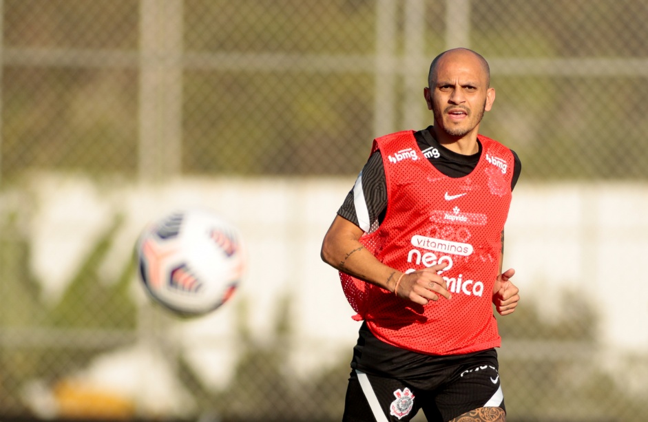 Fbio Santos durante ltimo treino do Corinthians antes do jogo contra o Huancayo