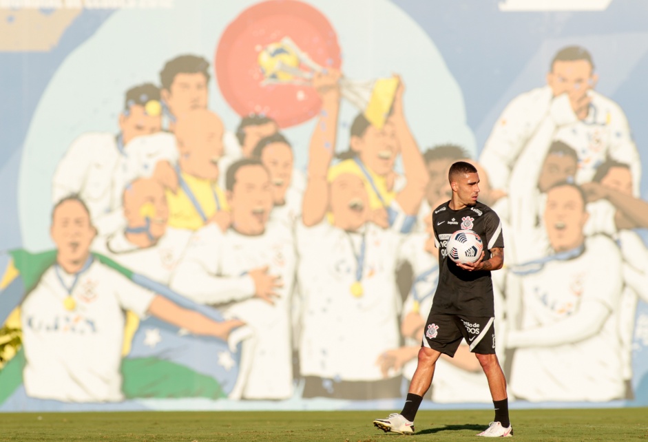 Gabriel durante ltimo treino do Corinthians antes do jogo contra o Huancayo