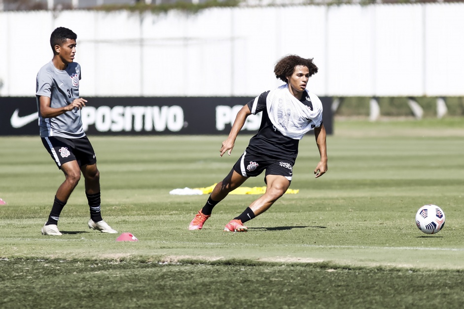 Julio e Biro no treino da equipe profissional e Sub-20 do Corinthians, no CT Dr. Joaquim Grava