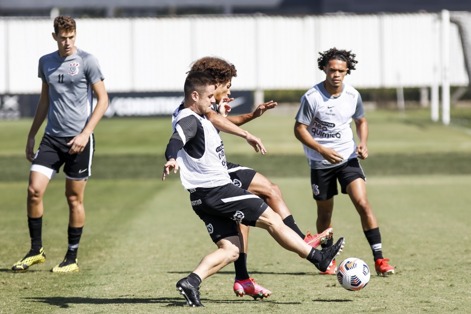 Ramiro e Biro no treino da equipe profissional e Sub-20 do Corinthians, no CT Dr. Joaquim Grava