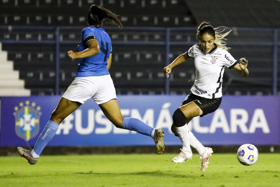 Gabi Nunes durante partida entre Corinthians e Real Braslia, pelo Brasileiro Feminino