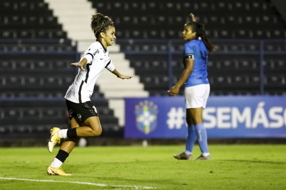 Ingryd comemorando seu gol na partida entre Corinthians e Real Braslia, pelo Brasileiro Feminino