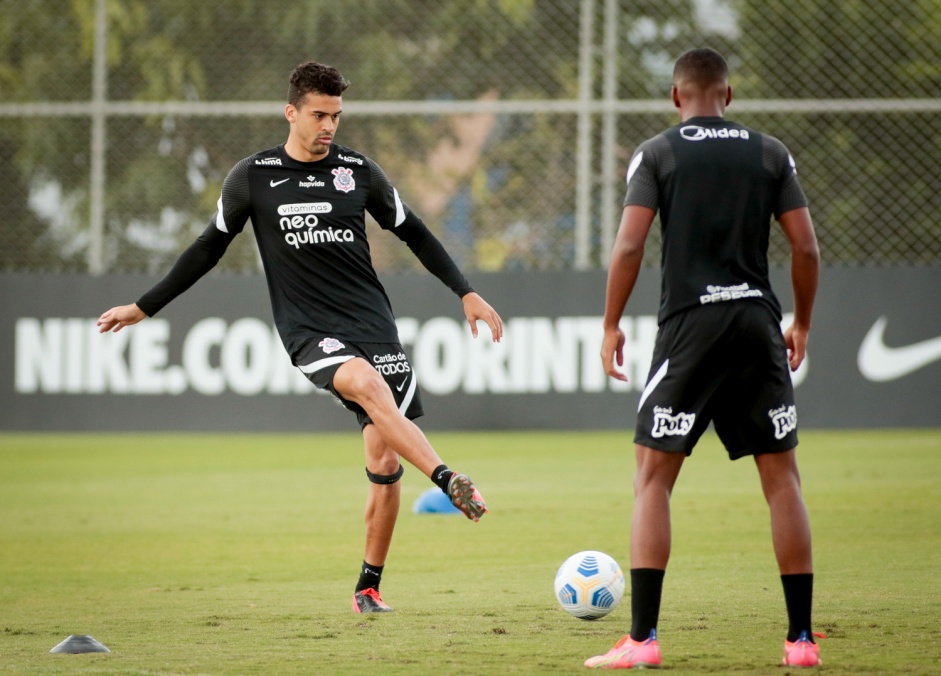 Lo Santos durante ltimo treino do Corinthians antes da estreia pelo Brasileiro 2021