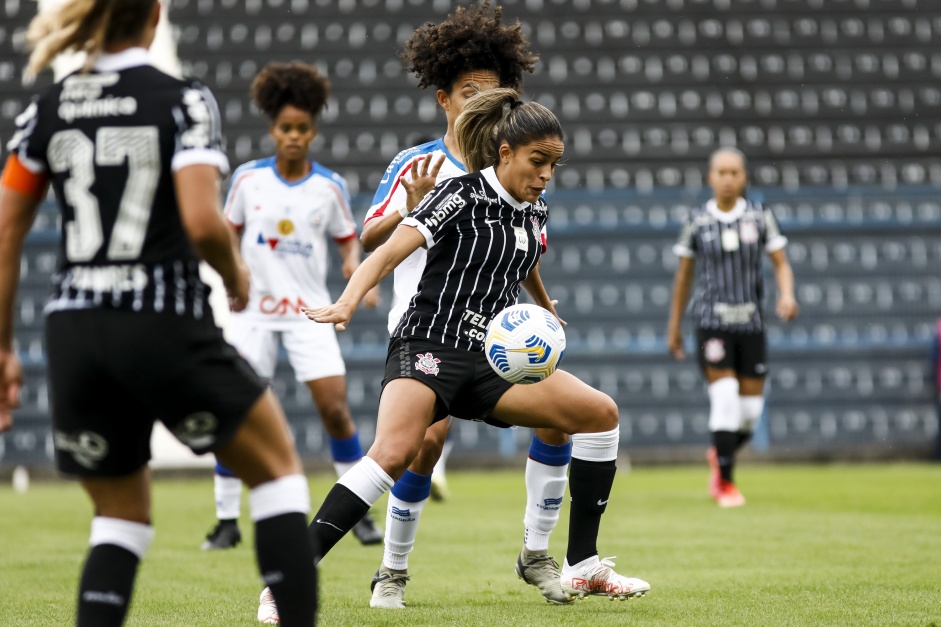 Gabi Nunes durante a partida entre Corinthians e Bahia, pelo Brasileiro Feminino