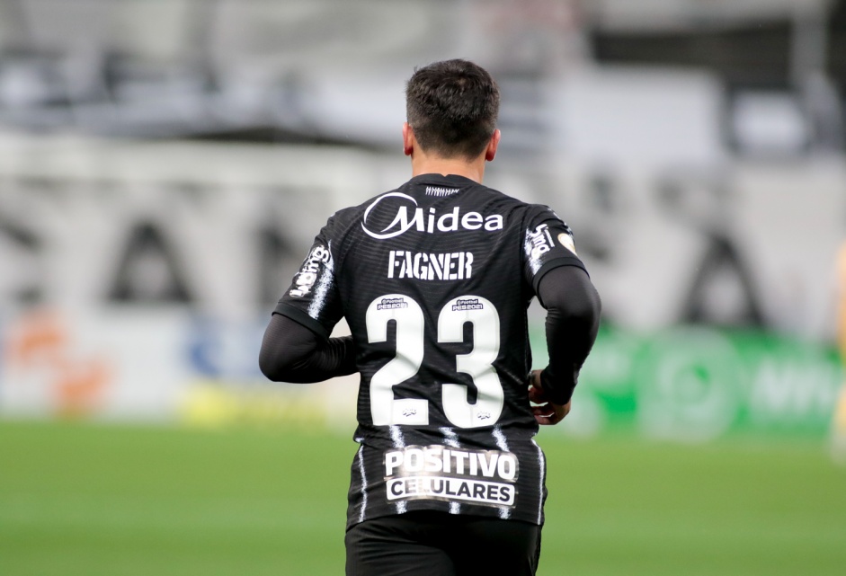 Lateral Fagner na estreia do Corinthians no Campeonato Brasileiro 2021, contra o Atlético-MG