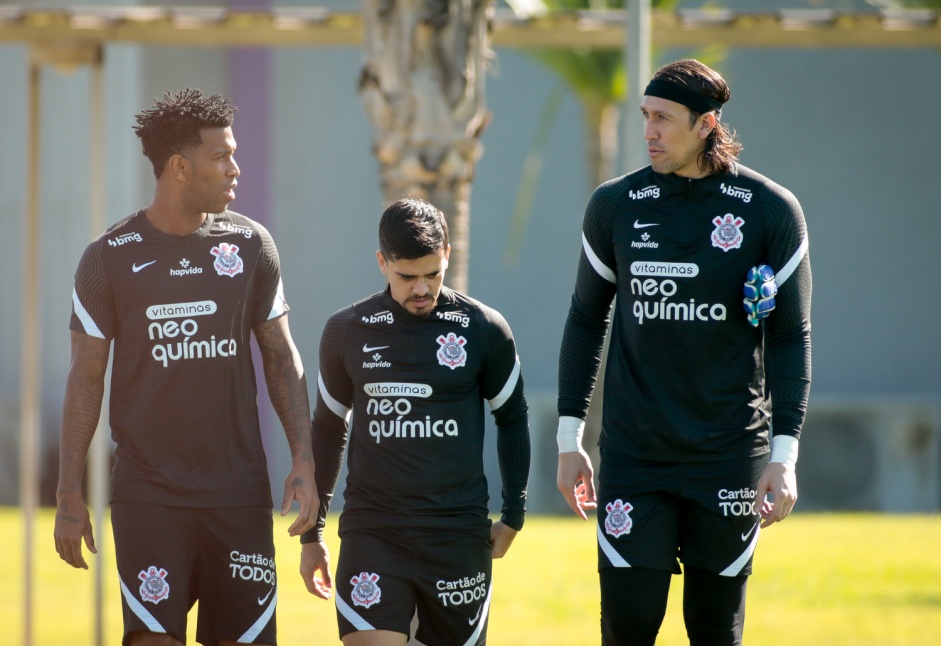 Gil, Fagner e Cssio durante o ltimo treino do Corinthians