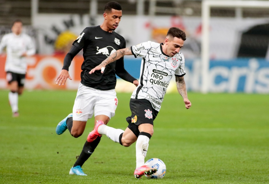 Gustavo Silva no jogo entre Corinthians e Red Bull Bragantino, pelo Brasileiro, na Neo Química Arena