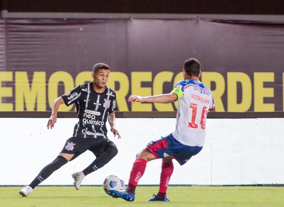 Adson na partida entre Corinthians e Bahia, pelo Brasileiro, em Pituaçu