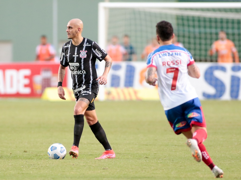Fábio Santos na partida entre Corinthians e Bahia, pelo Brasileiro, em Pituaçu