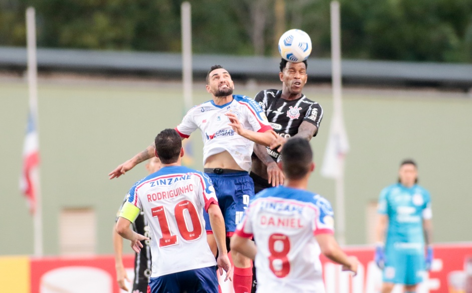 Gil na partida entre Corinthians e Bahia, pelo Brasileiro, em Pituau