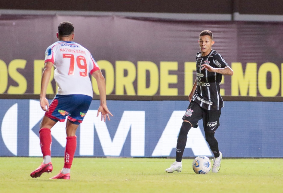 Jovem Adson na partida entre Corinthians e Bahia, pelo Brasileiro, em Pituau