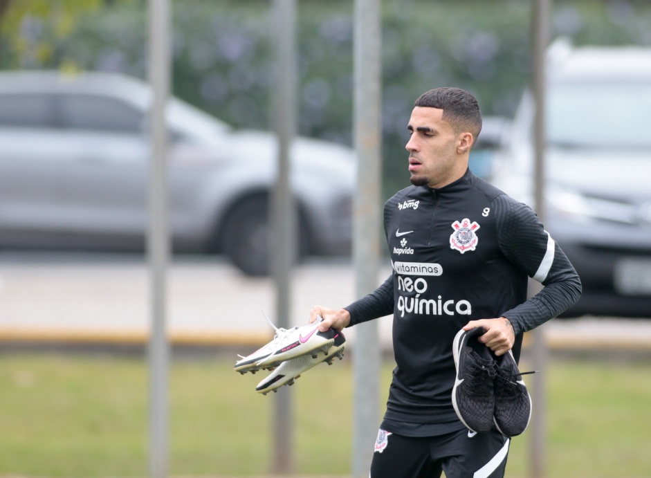 Volante Gabriel no ltimo treino do Corinthians antes do duelo contra o Bahia