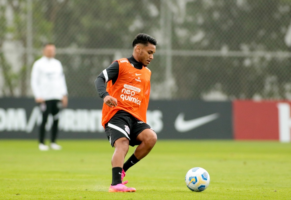 Luan Vitor durante treinamento do Corinthians em preparao para duelo contra o Sport