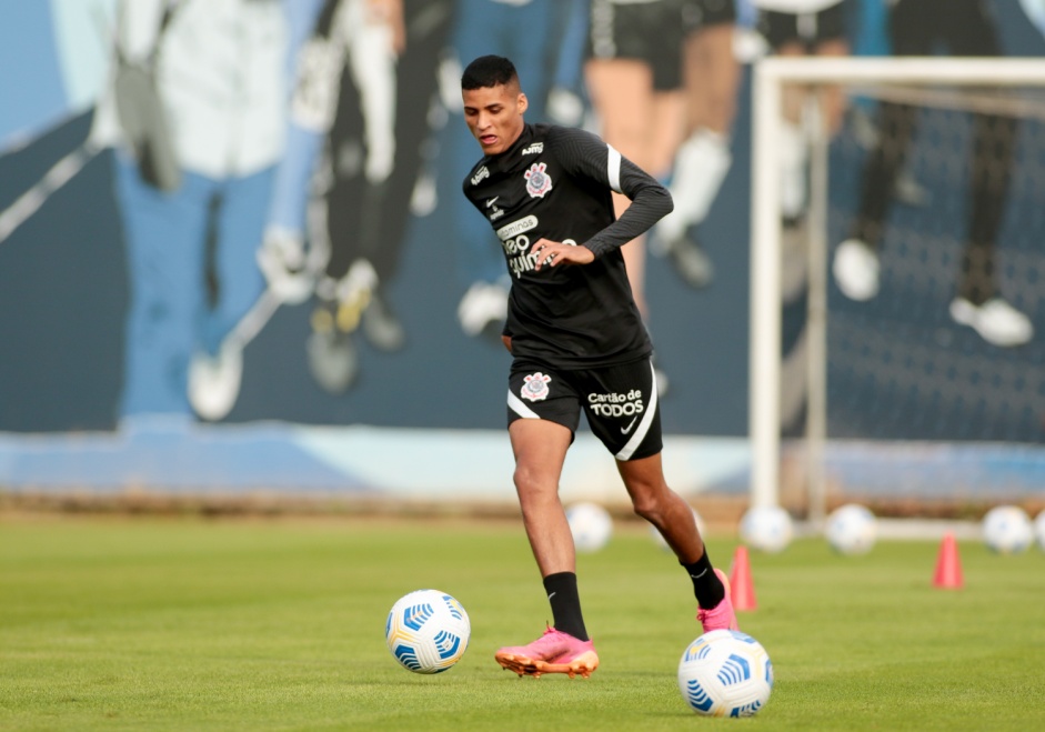 Rodrigo Varanda renovou seu contrato recentemente com o Corinthians