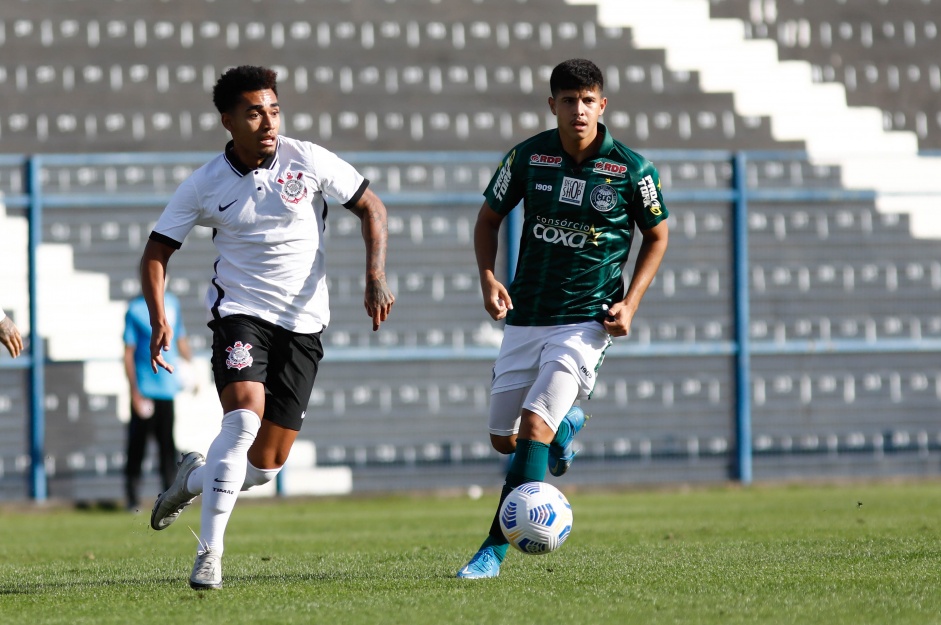 Du no jogo entre Corinthians e Coritiba pelo Campeonato Brasileiro de Aspirantes 2021
