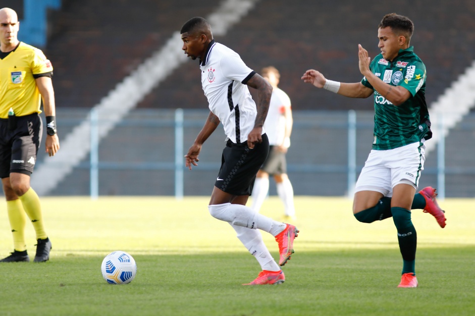 Gabriel Lima no jogo entre Corinthians e Coritiba pelo Campeonato Brasileiro de Aspirantes 2021