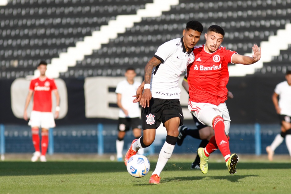 Antony durante empate entre Corinthians e Internacional, pelo Campeonato Brasileiro Sub-20