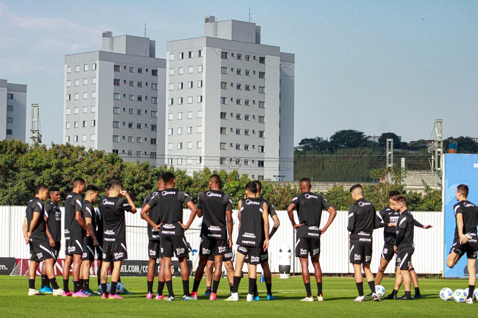 Elenco reunido no treino preparatrio para jogo entre Corinthians e Fluminense
