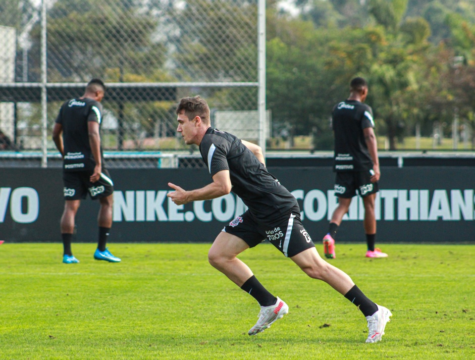 Piton no treino preparatrio para jogo entre Corinthians e Fluminense