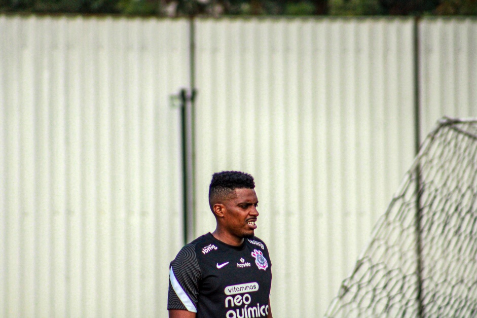 Zagueiro Jemerson no treino preparatrio para jogo entre Corinthians e Fluminense