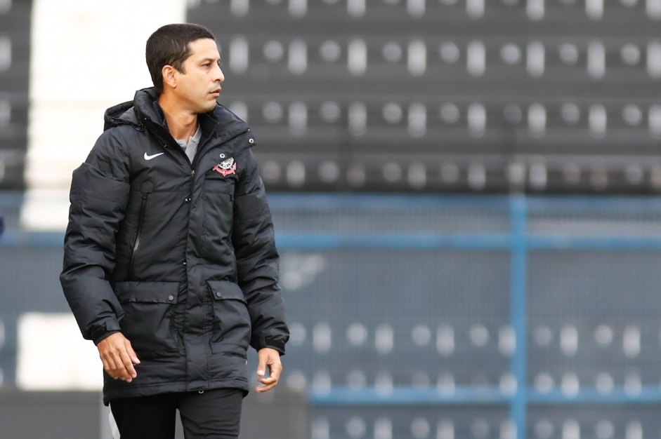 Treinador Gustavo Almeida deixa o Corinthians após três anos