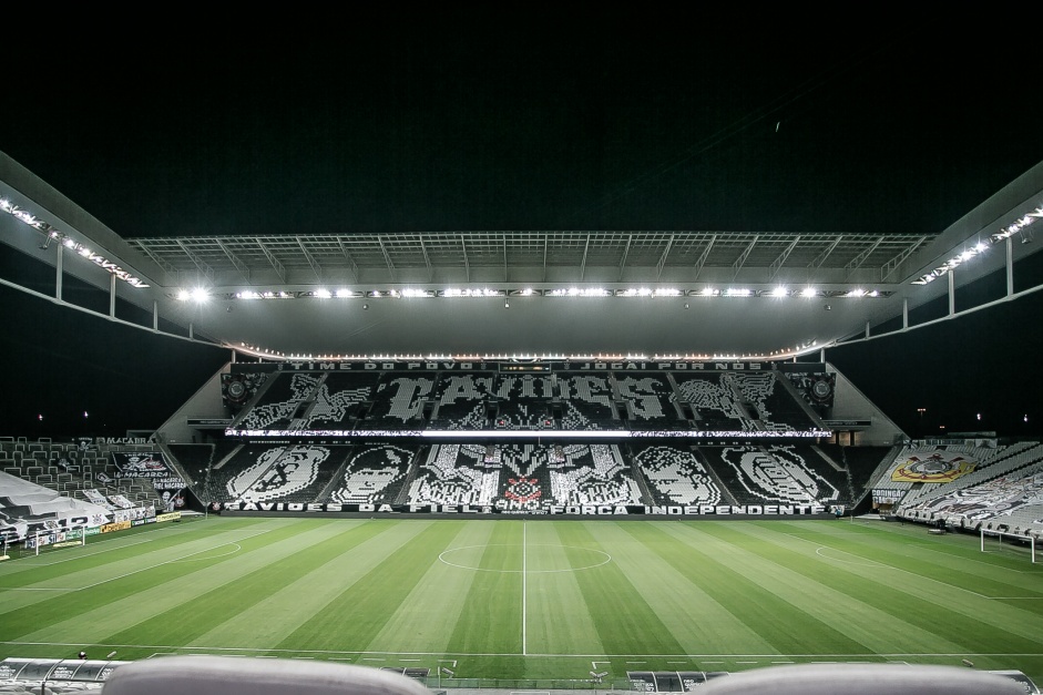 Mosaico na Neo Química Arena para o duelo entre Corinthians e São Paulo