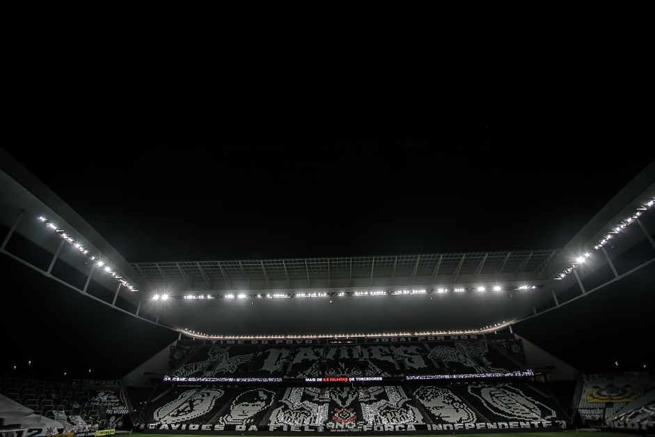 Mosaico na Neo Química Arena para o duelo entre Corinthians e São Paulo