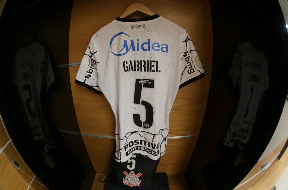 Camisa do Gabriel para o clássico entre Corinthians e São Paulo