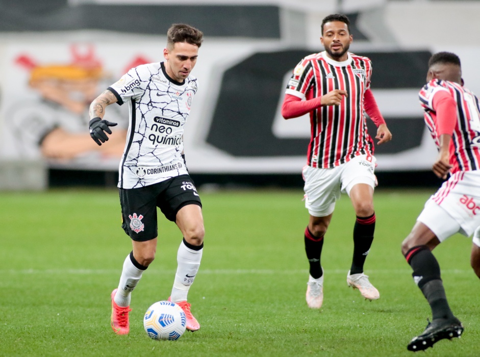 Gustavo Mosquito durante o clássico contra o São Paulo